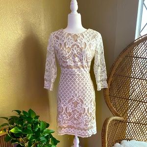 WHITE LACE DRESS